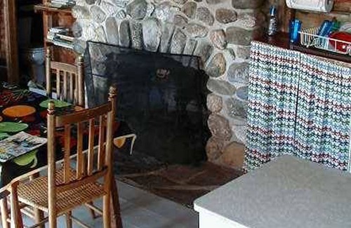 Friendship Cottage | Nestled in the Trees with Ocean Views