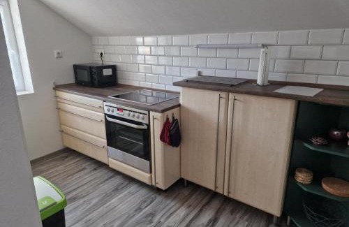 Burg Stargard Apartment | NEU! Appartement ohne Kamin