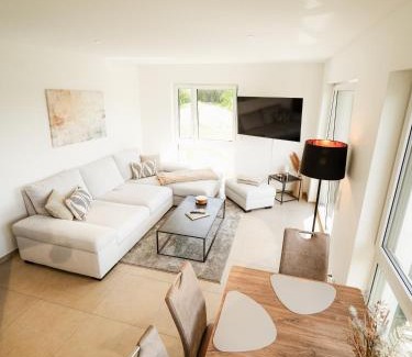 Muldestausee Apartment | neue 90qm Ferienwohnung mit 3 Schlafzimmern in Seenähe