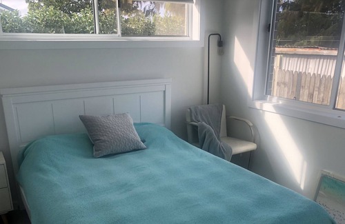 Warrawong House | New 2 bedroom granny flat with garden