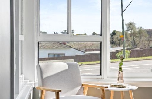 Bankstown House | New 2 Bedroom House 500m to Mall with Free Parking