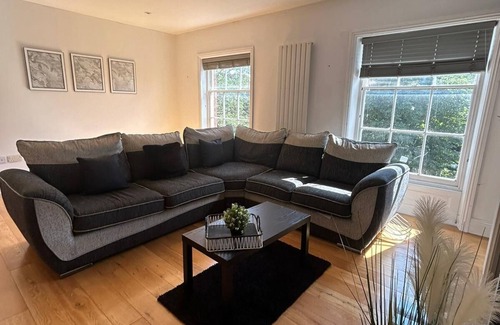 Grimsby Apartment | NEW 2 Bedroom Spacious Flat