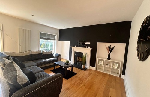 Grimsby Apartment | NEW 2 Bedroom Spacious Flat
