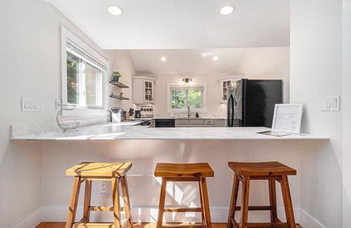 Manistee Cottage | NEW 2024: Remodeled Home, Near Lake MI