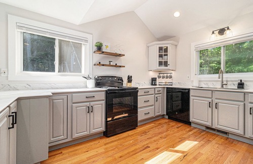 Manistee Cottage | NEW 2024: Remodeled Home, Near Lake MI