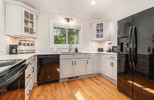 Manistee Cottage | NEW 2024: Remodeled Home, Near Lake MI