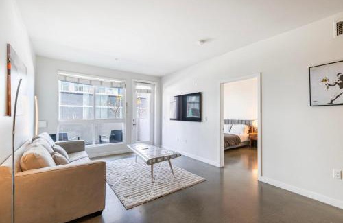 West Hollywood Apartment | New 2BR Luxury Apartment WeHo
