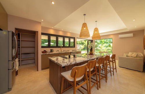 Manzanillo House | New 3-bdr home with pool in Manzanillo, near Santa Teresa