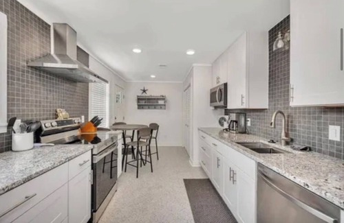 Demere Park Cottage | NEW 3 bdrm cottage in SSI with private pool/hot tub…walking distance to beach!
