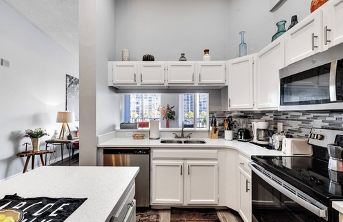 Hallandale Beach Apartment | New 3 Bedroom 2 Bath with Water View