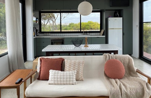 Lancelin House | New 3-bedroom house with 270 degree bush/dune views, WiFi and AC in Lancelin