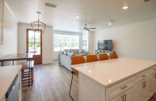 Starkville Condo | New 3BR/3.5BA condo 1.2 miles from MSU and 1.9 miles from the Cotton District!