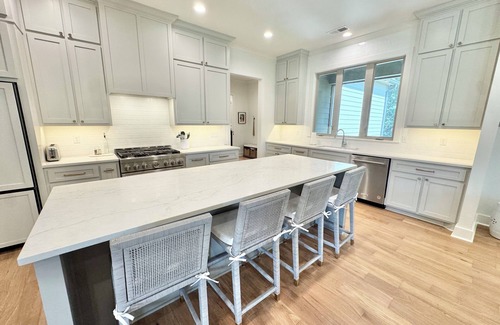 Oxford House | New 4bed, 4.5 bath, Custom Farmhouse in Oxford, MS. 12 Minutes from town square.