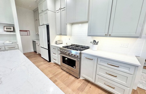 Oxford House | New 4bed, 4.5 bath, Custom Farmhouse in Oxford, MS. 12 Minutes from town square.
