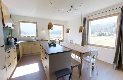 Celerina-Schlarigna Apartment | New 5,5 - room apartment (built in 2014) on the 1st floor with approx. 160m2.