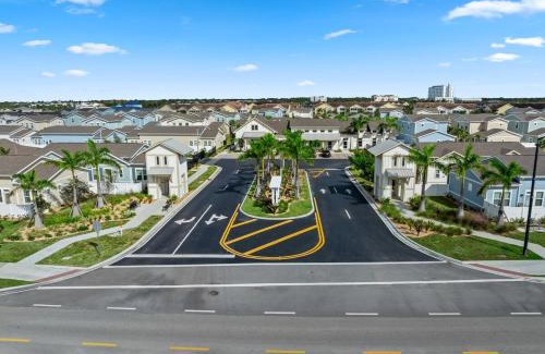 Port Saint Lucie House | New 5 Star with Pool Mins to Tradition Hospital HCA Hospital