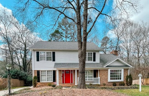 Charlotte House | New 5BR Family-Friendly home /Walk to trails!