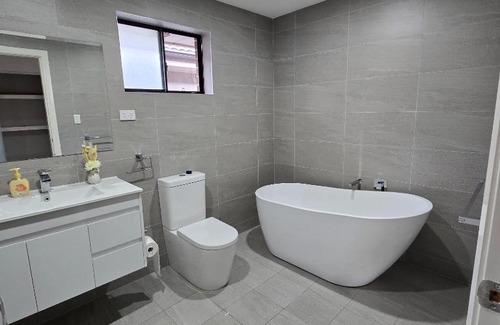 The Ponds Villa | New 5x bedroom The Ponds House