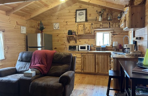 Ray Cabin | New Amish built log cabin near hocking hills & tar hollow, atvs & pet friendly