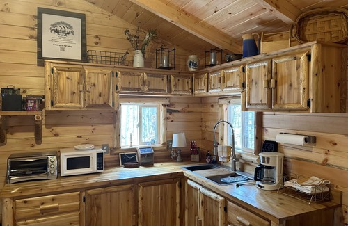 Ray Cabin | New Amish built log cabin near hocking hills & tar hollow, atvs & pet friendly