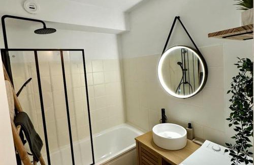 Bois Guillaume Apartment | New appart avec balcon à Evry - Proche Paris - RER 5 min - Wifi