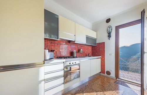 Borghetto di Vara Apartment | NEW! Apuan Alps Panoramic Apartment x4