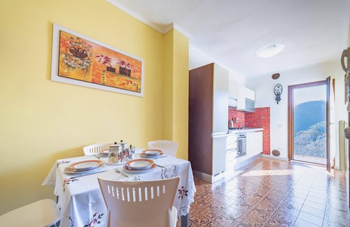 Borghetto di Vara Apartment | NEW! Apuan Alps Panoramic Apartment x4