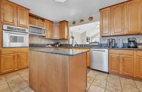 Croatan Beach House | NEW! Beach House 7Bd 5Bth Pool/Hot Tub/Boating
