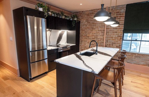 Lower Garden District Hotel | New Beautiful 4 Bed 4 Bath Chez Moi Suite with Pool