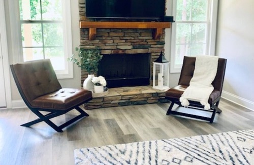 Appling House | New Build Cozy & Quiet House with Distant views. Masters Rental