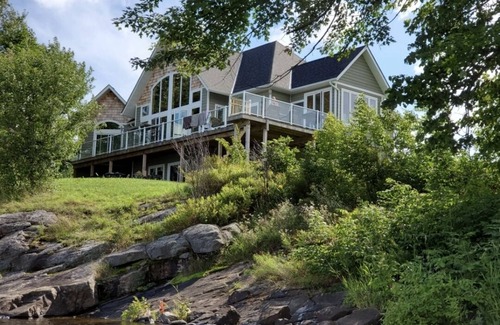 Dunchurch Cottage | New build luxury Lakehouse on stunning Whitestone Lake