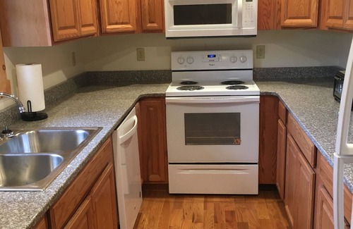 Spruce Pine Cabin | New Cabin on 12 Acres w/Hot Tub Right off the Blue Ridge Pkwy! Pastoral Bliss
