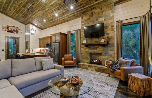Pickens Cabin | New Cabin Special! Perfect patio, ATV trails, hiking/biking, close to everything