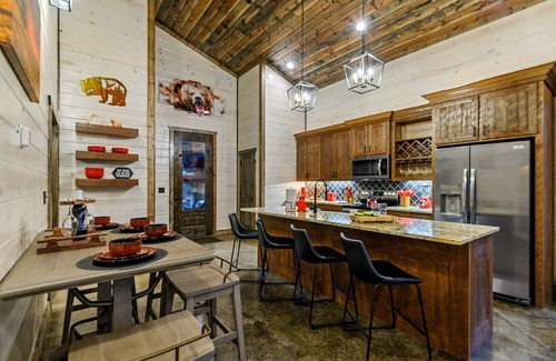 Pickens Cabin | New Cabin Special! Perfect patio, ATV trails, hiking/biking, close to everything