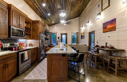 Pickens Cabin | New Cabin Special! Perfect patio, ATV trails, hiking/biking, close to everything