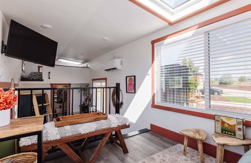 Apple Valley Apartment | New calm & relaxing Tiny House w/deck near ZION