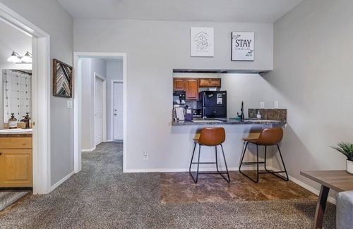 Twin Falls House | NEW! Canyon Trail Condo. Private. Full kitchen! π CANβT BEAT THIS LOCATION! π