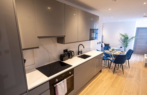 West Finchley Apartment | New Central London 2 Bed, 2 Bath