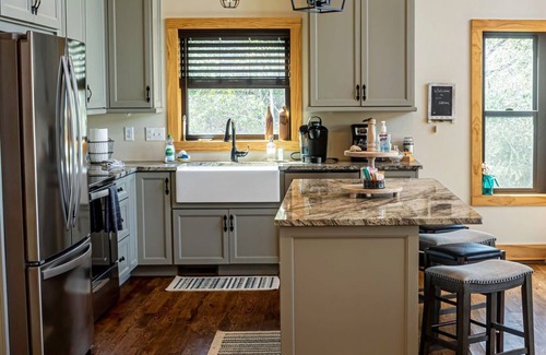 Spruce Pine House | New Chalet and the ultimate escape to nature!