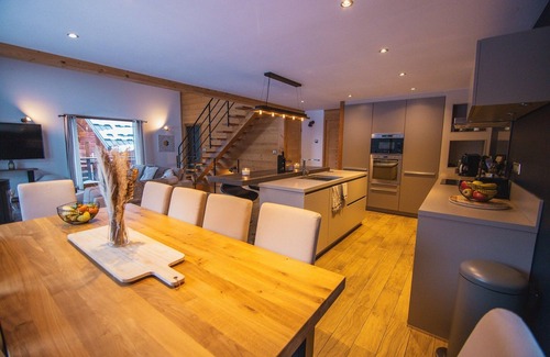 Vars Ski Chalet | New chalet, with sauna, garden, 5mns from the slopes, absolute calm.