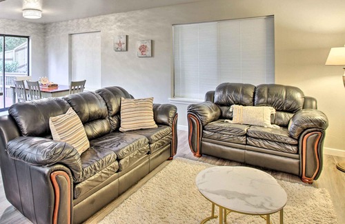 University Place House | NEW! Charming University Place Getaway w/ Deck!