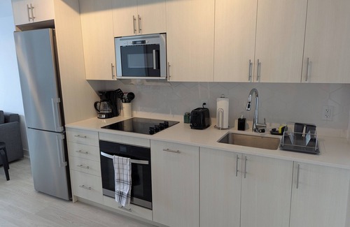 Durham Region Condo | New condo with sunset views!