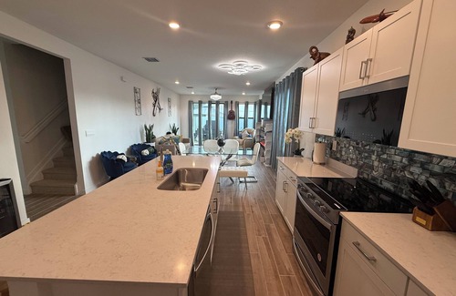 Homestead House | New construction 4-bedroom house in marvelous Homestead with AC, game room, WiFi