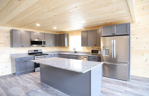 Thornton House | New Construction! Beautiful Pet Friendly Home to spend your vacation in the White Mountains (HH11T)
