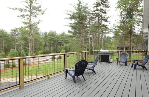 Thornton House | New Construction! Beautiful Pet Friendly Home to spend your vacation in the White Mountains (HH11T)