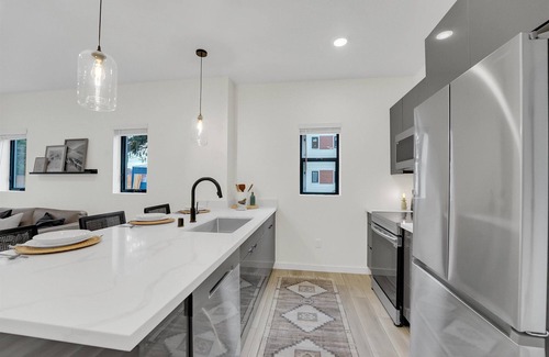 Monta Vista Apartment | New Construction Charming 2-bedroom apartment with AC, WiFi in Lakewood