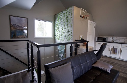 Saskatoon Apartment | NEW Cozy Studio Loft w/Private Rooftop Patio