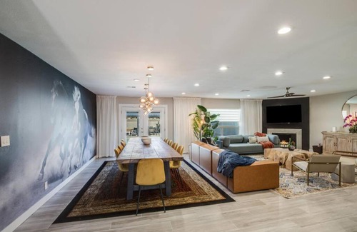 Paradise Valley Village House | NEW Desert Stallion By HomeSlice Stays