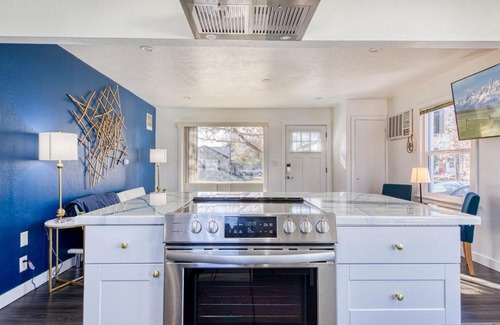 Southeast Boise Apartment | New Downtown Boise on Bsu Campus 3 Beds Sleeps 6