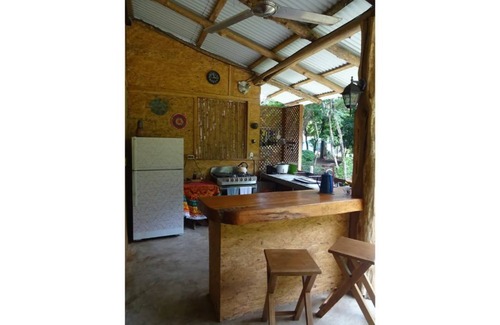 Playa Negra Cabin | New, El Chic Shack, Rustic yet Comfy walk to Negra